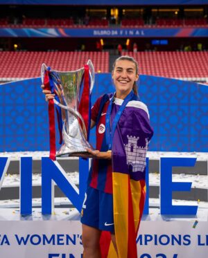 Patri Guijarro Instagram - ¡QUÉ LOCURA! 🤩
Fue increíble todo lo que vivimos el sábado. 
Gracias a todos los culers, sin duda fue un día inolvidable. 

SOMOS CAMPEONAS DE TODO 🏆💙❤️
