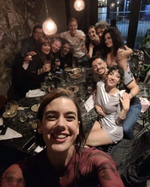Patricia Echegoyen Instagram - Hoy se termina un ciclo de nuestra querída obra @inmadurosteatro 🎭Comenzamos hace como 3 años, con pandemia! Y desde que estrenamos la gente nos acompañó siempre a sala llena. 
Hoy finalizan las funciones en @elnacionalsancorseguros con mucha emoción, tristeza y alegría… todo junto! Porque es así cuando un ciclo se termina, y porque fue una experiencia hermosa ❤️
Pasamos de todo, nos cuidamos, nos reímos, compartimos, crecimos y hasta me casé en el medio 👀 
HOY última función! tenemos esa sensación de alegría por todo lo conseguido, pero al mismo tiempo tristeza porque se termina y comienza otra etapa... la gira, seguramente, hermosa también… diferente.
Gracias al público por apoyarnos desde el primer día! ❤️ Por las risas, por los aplausos y por seguirnos siempre. Gracias a todos los técnicos del Teatro El Nacional SanCor Seguros.
GRACIAS! 👏🏻👏🏻👏🏻👍🏻😘❤️❤️❤️❤️❤️❤️@peretti_oficial @elchuecosuar @inmadurosteatro @elnacionalsancorseguros @pandolficarlaok @jessabouchain @ariadnaasturzzi @nacholaviaguerre @edgardoarieljr