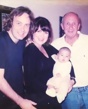 Patricia Echegoyen Instagram - Hoy hace 19 años..que llegaste a nuestras vidas para convertirnos en los padres mas Felices del mundo.❤️ Verte crecer y hacerte mujer...me enorgullece ..y saber que cada día estas creciendo con tanta madurez...tantos valores..y fiel a vos misma...vas a ser... .lo que quieras ser...porque sabes muy bien que querés y que No...Amo acompañarte en  este proceso y que sepas que SIEMPRE  contás conmigo...Feliz Cumple Hija...Te AMO..👏👏👏👍😘❤️❤️❤️❤️
@rodrihindu @viupardo @giannchiappa