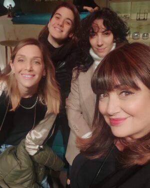 Patricia Echegoyen Instagram - Hoy se termina! Finaliza #inmaduros . Un Hermoso proyecto que superó ampliamente todas nuestras espectativas ❤️ fue realmente un suceso, empezamos en pandemia, pasamos el  mundial, me casé! 😱 fui ganadora el premio ACE a mejor actriz en comedia 🎭 y vino el país a vernos! 

Y ya terminamos esta maravillosa gira 😊 siempre con salas colmadas y público de pie… gracias al público que desde el primer momento nos apoyo....GRACIAS! 🌹

Gracias a la producción @nacholaviaguerre @elchuecosuar a todos y cada uno de mis compañeros Diego, @pandolficarlaok @jessabouchain @elchuecosuar @ariadnaasturzzi @edgardoarieljr @pablocodevilla @dayubm @luganoromina @damianponcelighting @latanitasoy_ac @inmadurosteatro 

fui muy feliz... los ♥️