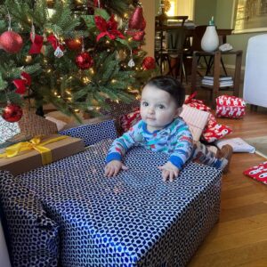 Patricia De Leon Instagram - 🎄 Merry Christmas my Universe… May God blessed you with a healthy and united family, Gratitude, a happy heart, many hugs, lots of laughter, a warm and cozy home filled with peace and love …..love you all! ♥️