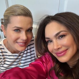 Patricia De Leon Instagram - Dicen que el amor todo lo puede. Diosito nos vuele a reunir monstra. Love you @sonyasmith23 ♥️ #TBT #miami 🇻🇪♥️🇵🇦