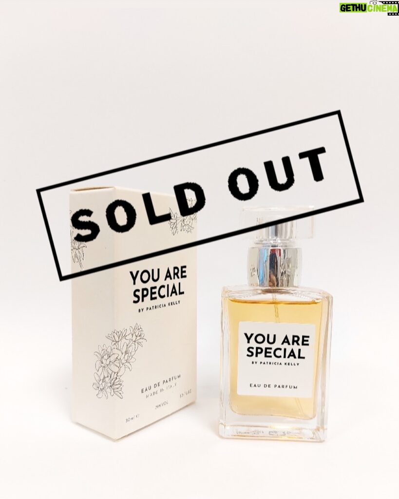 Patricia Kelly Instagram - SOLD OUT!!! 😍🎉💃❤ Ihr Lieben, ich kann es gar nicht glauben, aber mein Parfüm „You Are Special“ ist nach nicht einmal einer Woche schon ausverkauft!! Ihr seid unglaublich, Thank You!!!! Eigentlich bin ich sprachlos und weiß gar nicht richtig, was ich sagen soll… Mein Team arbeitet auf Hochtouren, damit all eure Bestellungen jetzt so schnell wie möglich zu euch kommen. Einige haben ihr Parfüm bereits in den Händen - lasst mich wissen, wie es euch gefällt 😍 Und an alle, die kein Glück hatten: Macht euch keine Sorge. Wir produzieren es so schnell wie möglich nach, so dass ihr es in ein paar Wochen wieder bestellen könnt. I keep you updated ❤ #youarespecial #parfüm #perfume #patriciakellyperfume #soldout #kellyfansareepic #thankful #Christmas #weihnachten #patriciakelly #kellyfamily #thekellyfamily