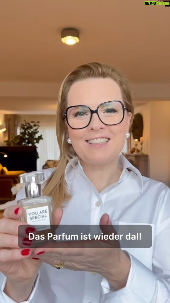 Patricia Kelly Instagram - Mein Parfüm ist wieder da!! 🤩😍🥳 Ihr Lieben, nachdem „You Are Special“ im Dezember innerhalb weniger Tage ausverkauft war, ist es nun endlich wieder vorrätig und ihr könnt es nachbestellen. 👉🏻 www.patricia-kelly.beauty Ich bin so glücklich, dass euch das Parfüm so gut gefällt!! Ich selbst trage es auch 😃 #youarespecial #madeinitaly #eaudeparfum #parfüm #perfume #fragrance #patriciakelly #kellyfamily #thekellyfamily