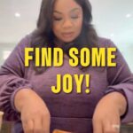 Patricia Williams Instagram - What brings you joy? Let me know below! Today for me it’s making this avocado toast! 🥑 Come cook with me…kind of! 😂 #NewOrleans I am ON MY WAY! May 18 at @joytheater! Beat me to the fun by getting your tickets now at mspatcomedy.com! #mspat #comedy #cooking #live #vlog