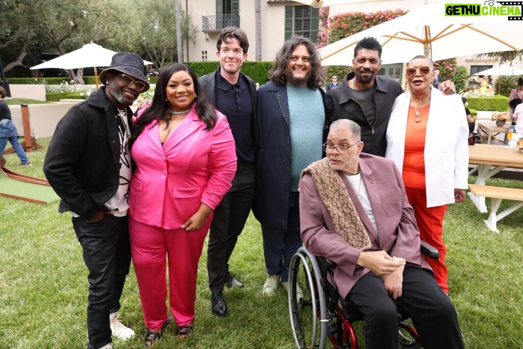 Patricia Williams Instagram - Living amongst giants. 🔥 Too much fun at #netflixisajokefest! Can’t wait to come back! Thank you @tedsarandos @robbiepraw @netflix, @netflixisajoke. 📸: @aspictures #photodump #mspat