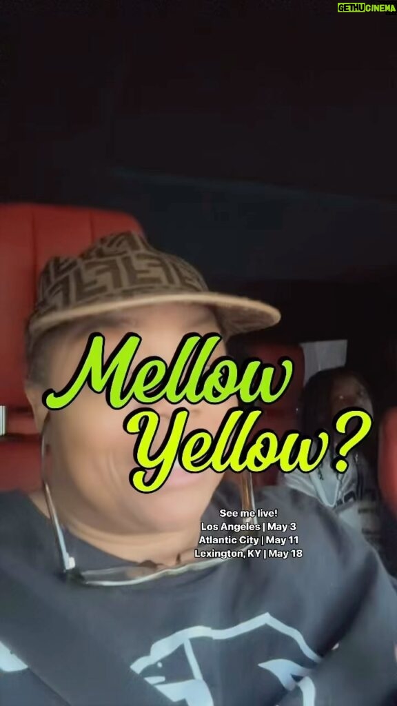 Patricia Williams Instagram - I know I’m getting old 🤦🏽‍♀️ And no I’m not wearing my wig everyday when I’m home 🤷🏾‍♀️😂 Do y’all still drink mellow yellow? #sodas #mellowyellow