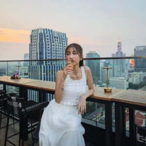 Patteera Sarutipongpokin Instagram - พูดเกาหลีไม่ได้แต่กินอาหารเกาหลีเก่งนะคะ 😂 
แค่มาที่ @anju.bangkok ก็เหมือนได้นั่งกินข้าวอยู่ที่เกาหลีละ 🫶🏻 

#AreYouReadyToAnju #ANJUBangkok #SindhornMidtown