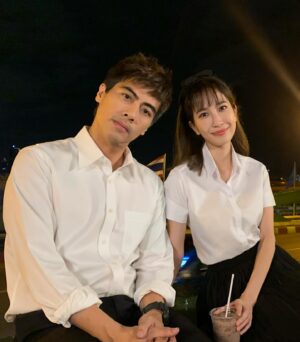 Patteera Sarutipongpokin Instagram - 🏥 Emergency Couple จบแล้วววว ✨
ขอบคุณทาง @truecjcreations ที่ให้โอกาสอรมาเป็นหมอเมย์ สานฝันการเล่นเป็นหมอสุดๆ เป็นประสบการณ์ที่ดีมากๆเลยค่ะ
ขอบคุณทีมงานทุกภาคส่วนที่เต็มที่มากๆกับซีรีส์เรื่องนี้ 
รู้สึกโชคดีมากที่ได้เจอเพื่อนร่วมงานทุกคนที่เก่งและเป็นกันเอง
ดีใจมากๆที่ได้ทำงานกับ cast นี้ 💖 หวังว่าเราจะได้เจอกันอีก 🤞🏼
90% ของหมอเมย์คืออยู่กับหมอกุ๊กต้องขอบคุณพี่อ้นที่เป็น Partner ที่ยอดเยี่ยม หลายๆซีนแค่มองตาพี่อ้นก็น้ำตาปริ่มแล้ว 🙏🏻 @inseadang 
ที่สำคัญขอบคุณคนดูทุกคนที่ติดตาม เชียร์ อินและลุ้นไปกับทุกคู่นะคะ 
บ๊ายบายหมอเมย์ 🫶🏻
