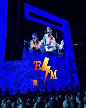 Patti Hansen Instagram - What an exciting night, my nephews and their band mates @electricmudofficial opened for the @therollingstones in Arizona. They really rocked! I am so proud of their talent, their love of music and can’t wait to see more!! My honey @officialkeef keeping an eye on them 🦅 @marchansentruebeliever @matthewsorena @americanmatty @tony.alone @colton.cori @mitchum.yacoub