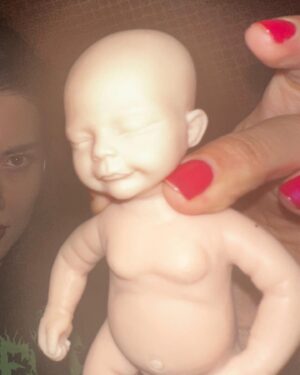 Patti Harrison Instagram - If given the chance i think id be a good mom because id hold the baby like this. And when people in public would yell at me for holding it this way, id say “im so sorry. This better?” Then I’d hold it the right way …and everyone would smile 😊
(P.S- she is awake in these photos! I had her close her eyes for the flash 😌)