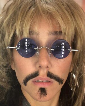 Patty Guggenheim Instagram - Suns out, sunsglasses out 🌞🌅☀️🌇🕶️😎 no shade, I’m here to celebrate shades (be honest, should I start making graphic t’s with these epic quotes?)