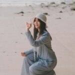 Patty Wu Instagram - ・ 別人口中的好與壞，都不算數 只有不斷耐心的嘗試並找尋 才會找到真正屬於自己的寶物 即使夜晚，都閃閃發亮✨ Outfits @kew_studio_tw ✨ #吳怡霈 #wuipei29 #パティ #沖縄　#おきなわ