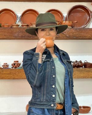 Paty Díaz Instagram - 💚🤎🤍💙
…Un buen café ☕️ 
…Un ratito en un gran recorrido por plantaciones de berries 😍
…Reír a carcajada con amigas  que amas
…Yo y mi propio reflejo…
… Además de estar agradecida por tan Bellos momentos y grandiosas personas que la vida me regala 🙏🏼
Que tengan una bendecida tarde!!✨❤️ 🌧 

#michoacan #santaclaradelcobre #patzcuaro #pueblomagico #rancho #berries #blueberry #gratitud #amor #amistad #mexico