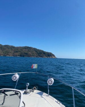 Paty Díaz Instagram - Brillito de☀️ y olor a mar🌊 
🛥🙂 🌬 💙🙏🏼
#sun #mar #sealife #sunshine #lavidaeshoy