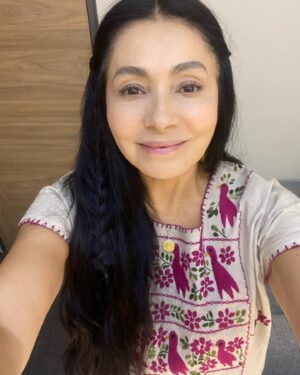 Paty Díaz Instagram - 💜Hoy jugué un rato a crear… 
con lo que me han enseñado, con lo que he aprendido y sigo aprendiendo. Maravillosa creatividad que necesita mi trabajo, utilizando mis pensamientos, sentimientos y emociones, para así arropar  y sumergirme en lo más profundo de cada personaje, sentirlo con todo mi ser, con todo lo que traigo conmigo. Disfruto tanto contar historias… 
Amo el nervio que siento al plantarme  en un escenario, en un set… Amo la sensación que me produce… y todo lo que implica a su alrededor, amor ser intérprete, amo ser actriz❣️🎭 🎥 📺 
#humildad #gratitud #casting #amomitrabajo #actriz #actrizmexicana #erendirha #mexico #actress #productor #director #escritor #produccion #actuacion #respeto
#dedicacion #profesionalismo #disciplina #consentracion #graciasvida #graciasdios 🙏🏼 #lavidaeshoy