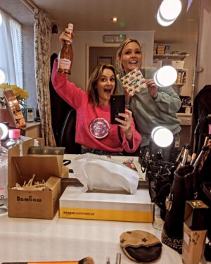Paula Lane Instagram - @cheryll_makeup making my morning! Also doing the best make up 🥰

So thankful I get to work with the best

🍾🎉 Here's to 38!