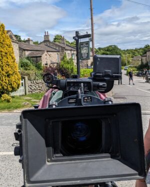 Paula Lane Instagram - Close up with @amyloulowe! 😂🎬 Unexpected sunny day in the village @emmerdale . I even got a free bus ride!