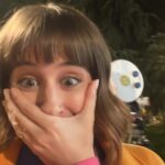 Paula Malia Instagram - Això em fa moltíssima il.lusió, GRÀCIES a tota la gent que ho ha fet possible❤️ Als crítics per aquest premi, moltes gràcies! Al jovencell Ferran Utzet per ser l’artífex de tot plegat, i per recollir el premi en nom meu, love U. A tot l’equip que durant 5 setmanes vam ocupar la sala Fabià Puigserver per construir la nostra petita ciutat (que no poble) on vam riure, plorar, cantar, jugar a ping pong, menjar molt, i on gràcies a cadascun dels membres d’aquesta família vaig ser molt i molt feliç. Gràcies❤️🥹.