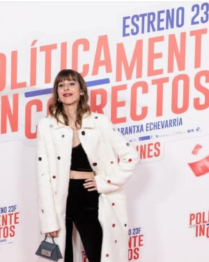 Paula Malia Instagram - Ayer pre-estrenamos:
“POLÍTICAMENTE INCORRECTOS” a partir del 23F en cines! 
Vayan a verla!!! ❤️
 @atresmediacine 
@lazonacine 

@lancomeofficial @beautyexpertlancome #makeup @agathaortizmua @robertosiguero 💕

@forte_forte @mam @mm6maisonmargiela 
@antoinella ✨

@cramtalent 💘