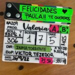 Paula Malia Instagram - Uff… por dónde empiezo… Esta semana hemos terminado el rodaje de la tercera temporada de Valeria. Ahora mismo estoy en un ave cargada con maletas y mil bolsas volviendo hacia mi casa. Me siento muy muy feliz (y muy melancólica también, no nos vamos a engañar). Ha sido un viaje precioso. Me llevo conmigo mil horas de risas, de bromas, de cantar a c.tangana en el camerino, de bailes y de familia. Gracias @juanluchadorr por ser casa y por tener la paciencia de corregirme cada vez que conjugo mal el verbo “ir”. Gracias @didigmz @teresariott y @silmalopez . Os quiero amigas, aunque ya lo sabéis. Y gracias a todo el equipo por sostenernos y remar con nosotras. Viva Valeria.