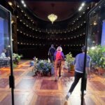 Paula Malia Instagram - Cada día tengo la gran suerte de mearme de la risa con toda esta gente encima y abajo del escenario. “La importancia de llamarse ernesto” hasta el 19 de febrero en el @teatroespanol_madrid
