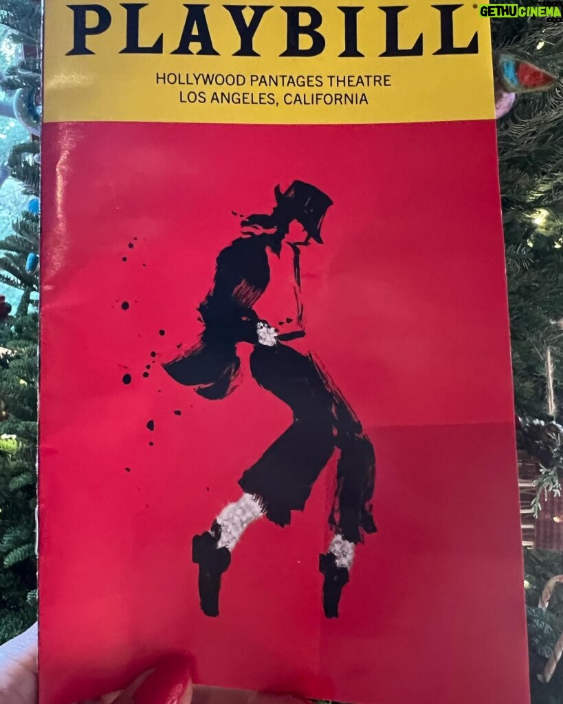 Paula Patton Instagram - MJ at the Pantages ❤️🎶… Julian and I LOVED the show! @romanwbanks was phenomenal! ✨✨🕺🏾🕺🏾💛💛 @hollywoodpantagestheatre @broadwayinhollywood @mjthemusical