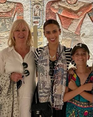 Paula Patton Instagram - Being a mother to my Julian is the greatest gift in my life! Everyday is an adventure with you! To my mom who showed me how to do it. To all mothers, sending you love!
Happy Mother’s Day!!!🪷💕💐