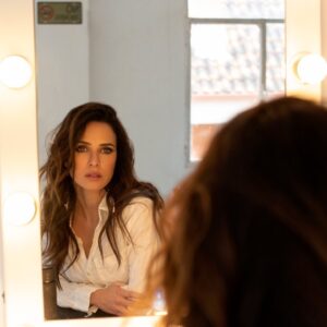 Paula Prendes Instagram - Espejito, espejito, mágico…? 
No me preguntes, dime tú! 
La respuesta siempre está en ti!

Pic by @romerodeluquefoto