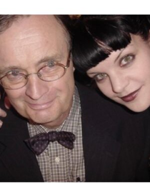 Pauley Perrette Instagram - Oh David.
What a life.
What a legend.
What a journey.
And your legacy
Will always be
The love you have for your family. 
Love to Katherine and the kids and the grandkids, 
your absolutely very favorite things.

Swipe to see us through the years
pretty much in order
starting with my favorite pic of me, David and @sashaalexander 

And ending with a message from me and David to you all
#DavidMcCallum