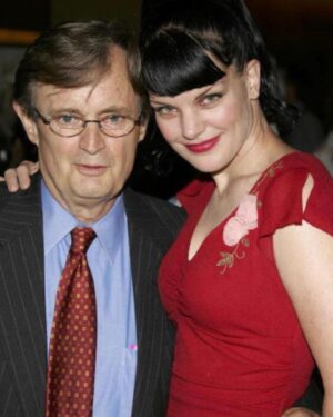 Pauley Perrette Instagram - Oh David.
What a life.
What a legend.
What a journey.
And your legacy
Will always be
The love you have for your family. 
Love to Katherine and the kids and the grandkids, 
your absolutely very favorite things.

Swipe to see us through the years
pretty much in order
starting with my favorite pic of me, David and @sashaalexander 

And ending with a message from me and David to you all
#DavidMcCallum