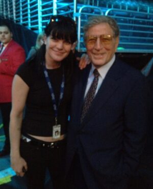 Pauley Perrette Instagram - Oh my….
#TonyBennett 
Because I was at the #grammys like 6 years in a row and met everyone…
I am often asked 
“Who is the nicest?”.
Top three?
@taylorswift 
#taylorswift
@davestruestories #davegrohl 
And yes of course…
@itstonybennett 
Tony coming up to me and what he said to me is still one of the most incredible unbelievable things that happened to me while wandering through the entertainment industry.
I’ll probably put it in my book (it’s coming)
He was as
Magical
Beautiful 
Graceful
Funny 
Warm 
Amazing 
As you’d hope.
I was blessed to share space with him. 
#RIP MAN
And thanks.