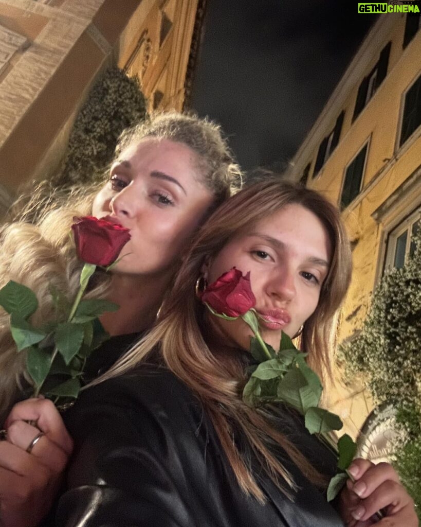 Paulina Vetrano Instagram - Que difícil elegir sólo 10 fotos. A puro baile, pasta y pitttza en LA Roma 🇮🇹🍕🍝🤍