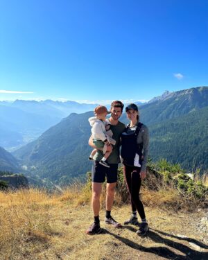 Pauline Hoarau Instagram - End of holidays and I finally find a time to post 🫶🏼
Mountains, hiking, streams, running and family. 
It felt good 🥰

— I brought nail polish and a book in my luggage for a whole month to realize I couldn’t find a SINGLE time to use either of them ! 
It pretty much sums it up 😅

Daycare started this week, I am starting to find some time for myself which I haven’t really had for monthS. Happy and sad. Motivated and drained out.
Making unforgettable memories ! 

Our family @simonthoret ❤️
