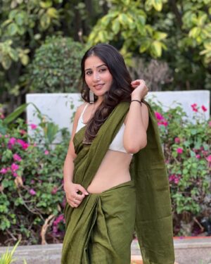 Payal Gupta Instagram - 💚💚💚
Saree- @tamairafashion 
Jwellery- @vaamika_jewels 
Stylist- @yourstylistforever 
Pc- @ankitapahadiofficial ❤️
.
.
.
#saree #oxidisedjewellery #payalgupta #guptainji #sareeseason #sareefashion #sareecollection