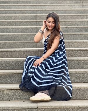 Payal Gupta Instagram - Naina thag lenge ..🖤😂
.
.
.
.
#saree #outfit #black #naina #kajal #ootd #style #guptainji #payalgupta #post #newpost
