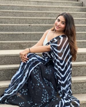 Payal Gupta Instagram - Naina thag lenge ..🖤😂
.
.
.
.
#saree #outfit #black #naina #kajal #ootd #style #guptainji #payalgupta #post #newpost