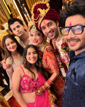 Payal Gupta Instagram - Congratulations guys ..❤️ i am feeling so happy to see two wonderful people together .. it was a fairy tale wedding ❤️i love you @poojaa_singh_  and wish you guys lifetime of happiness @poojaa_singh_ @karansharmaa_official 🫶🏻