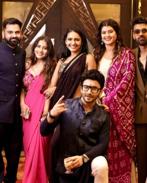 Payal Gupta Instagram - Congratulations guys ..❤️ i am feeling so happy to see two wonderful people together .. it was a fairy tale wedding ❤️i love you @poojaa_singh_  and wish you guys lifetime of happiness @poojaa_singh_ @karansharmaa_official 🫶🏻