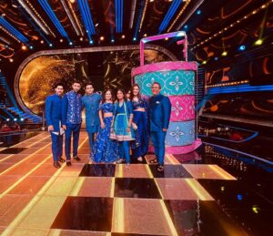 Payal Gupta Instagram - Ravivaar with star parivaar aaj raat 8 bje .. ❤️💙
.
.
.
.
.
@reenachopra 
@starplus 
@ravivaarwithstarparivaar 
#starplus #ravivaarwithstarparivaar #bannichowhomedelivery #charmingcharmi #payalgupta #guptainji