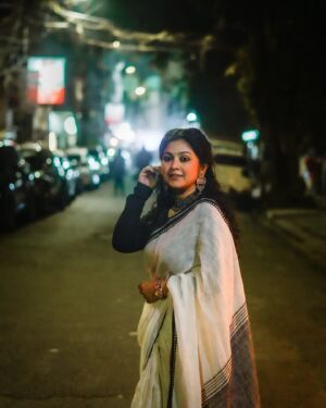 Payel De Instagram - Simplicity 🤍❤️

📷 - @argha_giri 
🔗 - @rudrakshprnads 

#photooftheday #photoshoot #portraits #portrait_mood #explorepage #explore_calcutta #foryou #actorslife #follow #kolkataphotography #instadaily #instagram