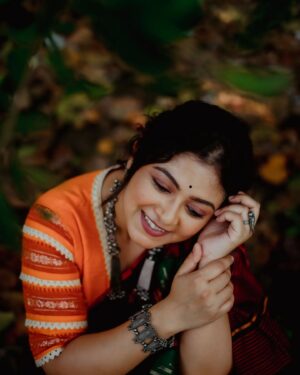 Payel De Instagram - তোমার কাছকাছি আদর রেখে আসি ♥️

📸 : @argha_giri 
💄 : @sanjuhaldermakeupartist 
🥻 : @nokshi_kanthar_haat 
🔗 : @rudrakshprnads 

#photooftheday #portraits #portraitphotography #trending #picoftheday #saree #sareefashion #sareelover #explorepage #exploremore #kolkata #kolkatadiaries #foryou #foryoupage #instafashion #instadaily #follow #followformore