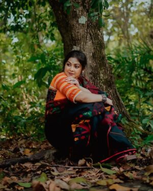 Payel De Instagram - তোমার কাছকাছি আদর রেখে আসি ♥️

📸 : @argha_giri 
💄 : @sanjuhaldermakeupartist 
🥻 : @nokshi_kanthar_haat 
🔗 : @rudrakshprnads 

#photooftheday #portraits #portraitphotography #trending #picoftheday #saree #sareefashion #sareelover #explorepage #exploremore #kolkata #kolkatadiaries #foryou #foryoupage #instafashion #instadaily #follow #followformore