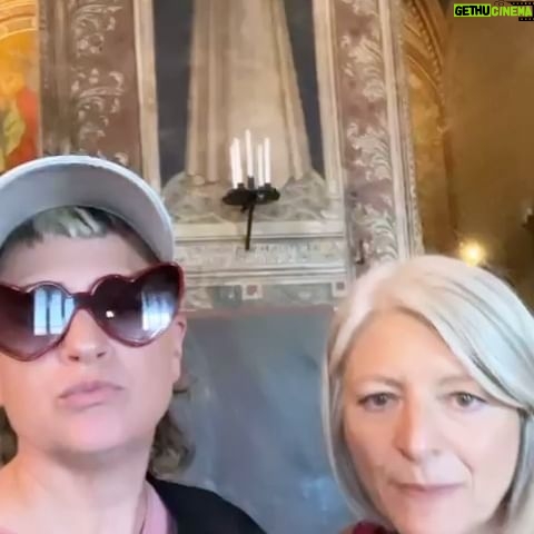 Peaches Instagram - Exploring Tuscany with @ritazappador ahead of my show at @live_rock_festival tomorrow. Here we’re at the Palazzo Pubblico in Siena. Ciao!