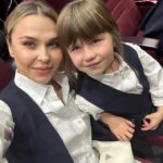 Pelageya Khanova Instagram - Тася с Полей сходили на чудесное, доброе и очень позитивное «Переполох шоу Чебурашка» (Не фильм, а ШОУ по мотивам фильма «Чебурашка») Рекомендуют всем сходить - получат удовольствие не только детки но и взрослые. Отличное музыкальное шоу, с настоящими декорациями, спецэффектами, актерами, - все на превосходном уровне. ❗️ТГ: https://t.me/cheburashka_show ❗️ВК: https://vk.com/cheburashka.show.official #чебурашка #чебурашкашоу #пелагея #таськинамать #детство