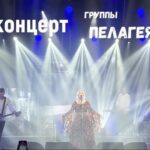 Pelageya Khanova Instagram - Это Липецк❤️ Спасибо за аншлаг и овации🙌🏻 Невозможно привыкнуть к встающему залу с овациями в середине концерта! Что-то происходит в это время…Что-то важное. Что-то не из обычной жизни. Не просто красивого, волнительного момента в концерте… Быть может, наши души благодаря Музыке, объединяются в одну общую, Русскую Душу? Может быть, она как Праматерь, призывает нас, - своих сынов и дочерей, объединиться? Наша Родина, - Россия. Все свои нации, всех своих детей призывает быть вместе? И мы чувствуем это. Особенно, когда звучит наша «Любо!»… #пелагея #группапелагея #липецк #любобратцылюбо #хитыпелагеи #овации #русскаяпесня #россия #россияродинамоя