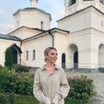 Pelageya Khanova Instagram - Оптина Пустынь, Небольшой концерт в рамках Фестиваля «Дни Достоевского» #пелагея #группапелагея #оптинапустынь #люблюроссию #местосилы
