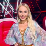 Pelageya Khanova Instagram - ⚡️Первый Канал приступил к съемкам нового сезона шоу «Голос. Уже не дети» 😍 Звезды «Голос. Дети» разных лет возвращаются в проект повзрослевшими, накопившими опыта и исполнительского мастерства. Чтобы других посмотреть и себя показать 😉 ⚡️Наставниками шоу «Голос. Уже не дети» стали Дима Билан, Пелагея, Полина Гагарина и Егор Крид. ⚡️Такой состав впервые будет сидеть в красных креслах за все сезоны «Голоса» 🔥 #пелагея #голос #первыйканал #голосдети 💄& 📸 @lapinamakeup 🙏🏻❤️