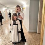Pelageya Khanova Instagram - Тасин четвертый «Щелкунчик». Традиция😇 А у вас какие семейные традиции? Расскажите! С Новым Годом! 🎄🙌🏻 Листайте) #щелкунчикбалет #большойтеатр #пелагея #таськинамать #новыйгод #семейныетрадиции