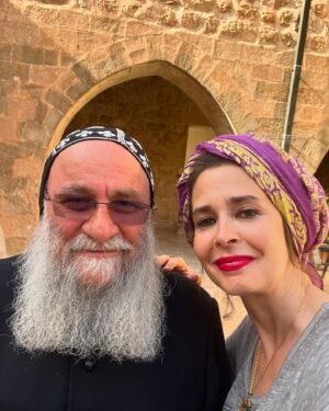 Pelin Batu Instagram - Sevgili Rahip Cebrail’i görmeyeli çok olmuştu, Mardin’in en tatlı beyiyle özlem gidermek çok güzeldi @maisonyirmisekiz
